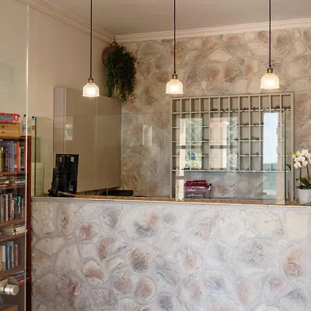 Apollon Corfu Paleokasztríca