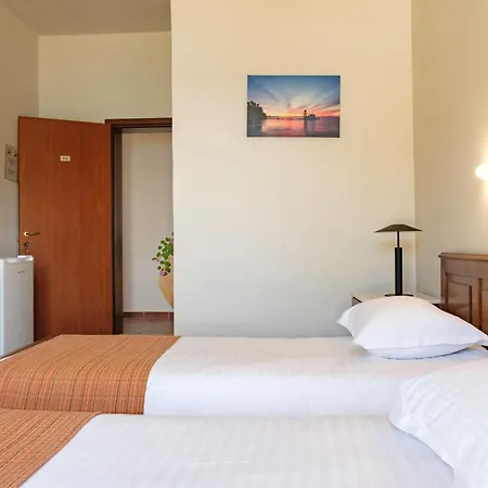 Apollon Corfu Paleokasztríca